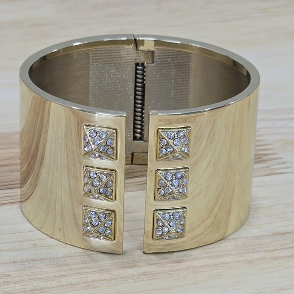 Victoria’s Secret Scandalous Hinge Gold Tone Cubic Zirconia Cuff Bangle Bracelet - Picture 6 of 12